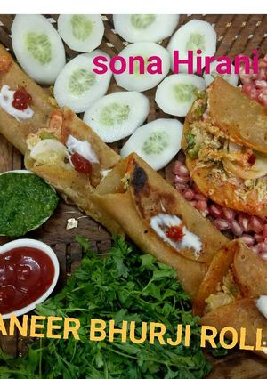 A picture of Panner bhurji roll.