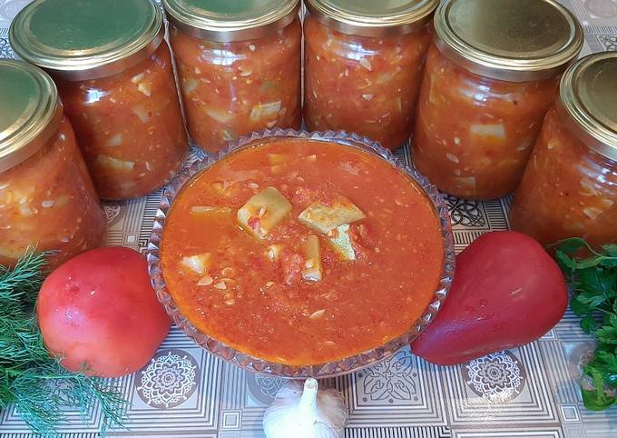 Болгарский перец, тушенный в томатном соусе