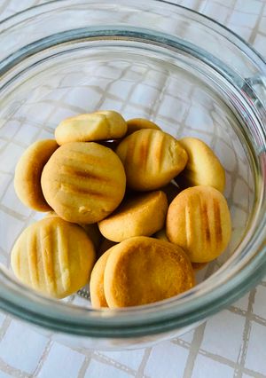 A picture of Mini butter cookies #Christmasgift.