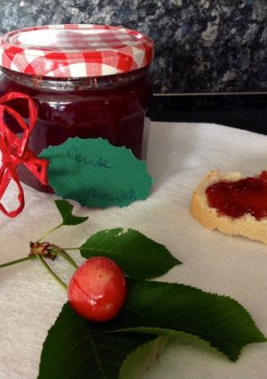 Une photo de Confiture de cerises