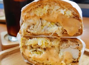 รูปของ แซนวิชไก่ทอดสไปซี่มาโย+โคลสลอว์