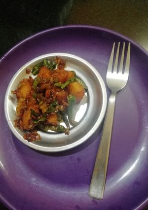 சில்லி இட்லி (Chilli idli recipe in tamil) செய்முறை முக்கிய புகைப்படம்