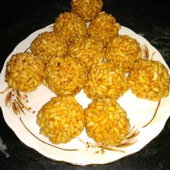 A picture of Murmura laddu/ Puffed rice ball/ Laai.