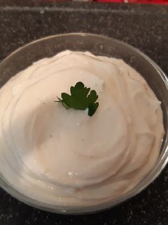 O poză a rețetei Maioneza cu usturoi și smântâna (yumi).