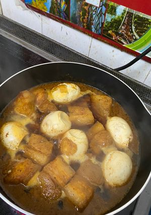 Hình của món Thịt kho trứng muối.