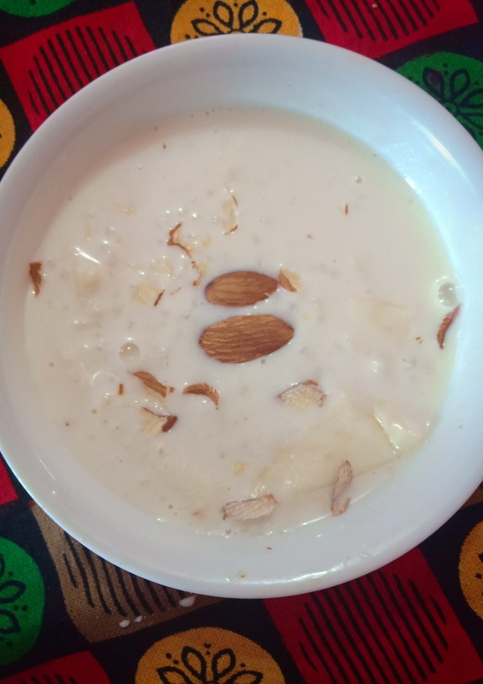 A picture of Rice kheer.