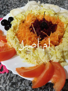 صورة لوصفة أرز سلطة مع الخضار