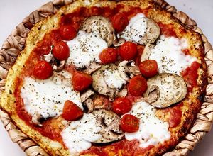 Foto principal de Pizza con base de coliflor