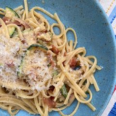A picture of Courgette and smoked bacon carbonara.