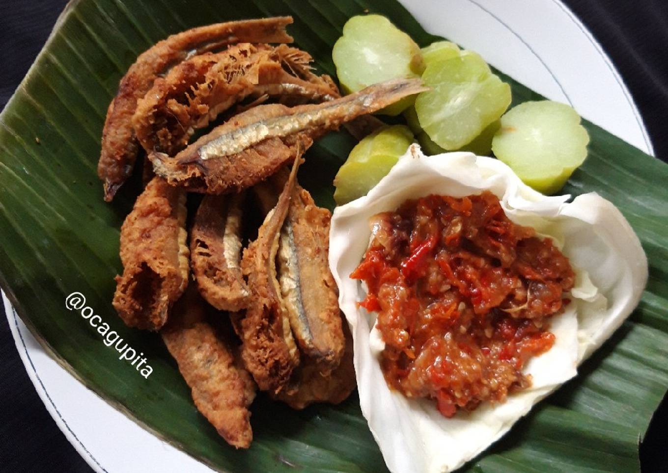 Ikan teri goreng sambal terasi