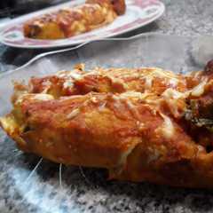 A picture of Canelones de verdura y pollo.
