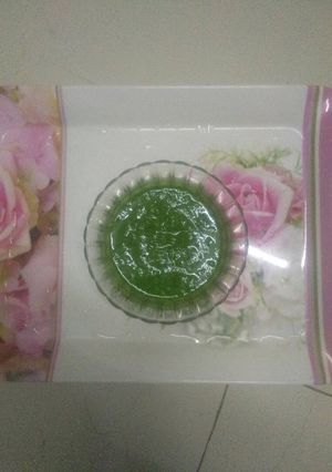 A picture of Dhaniya sev ki chutney.