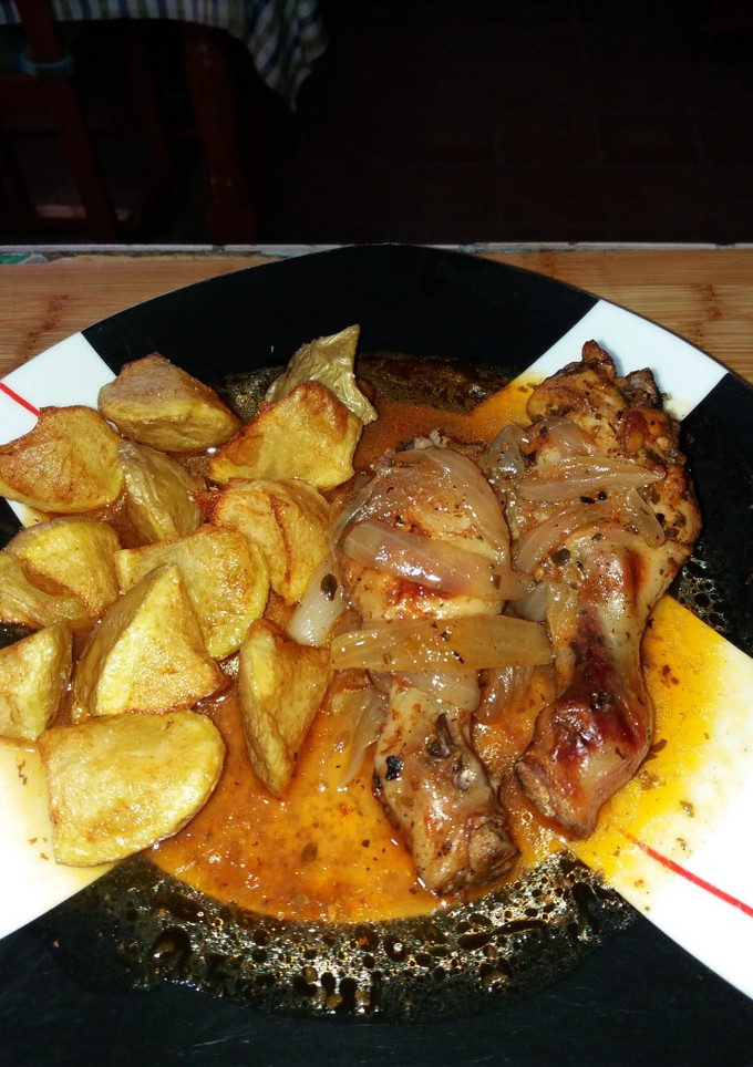 Una foto de Muslos de pollo adobados al horno