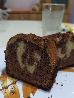 Una foto de Budín marmolado súper fácil