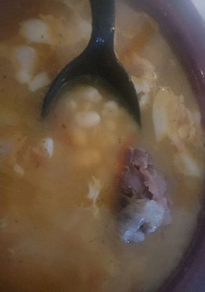 A picture of Ky White Bean Soup w/Pork.