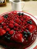 Tarta de chocolate y coulis de frutos rojos