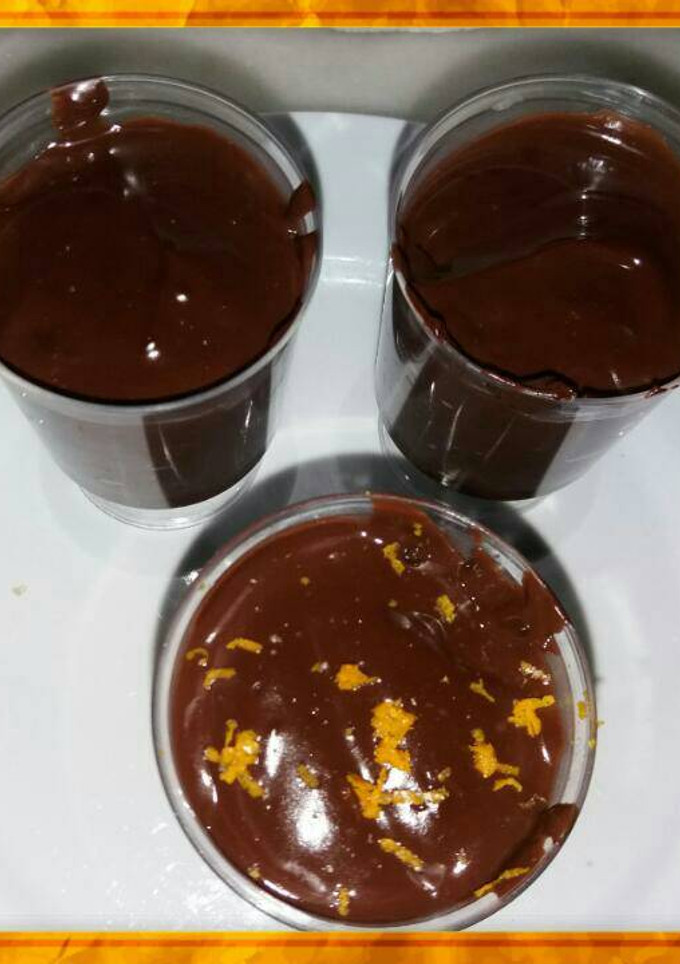 Una foto de Natillas caseras de chocolate sin huevo