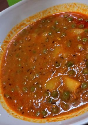 आलू मटर की चटपटी सब्जी (Aloo matar ki chatpati sabzi recipe in Hindi) रेसिपी मुख्य फोटो