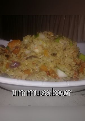A picture of Chinese fried rice.