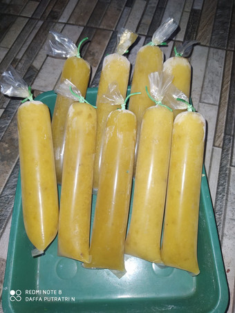 Bagaimana Membuat Es lilin mangga kweni, Lezat