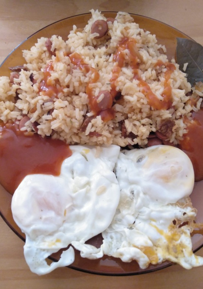 Una foto de Arroz a la cubana
