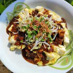 A picture of Tahu telor surabaya.