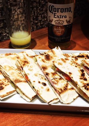 Una foto de Quesadillas