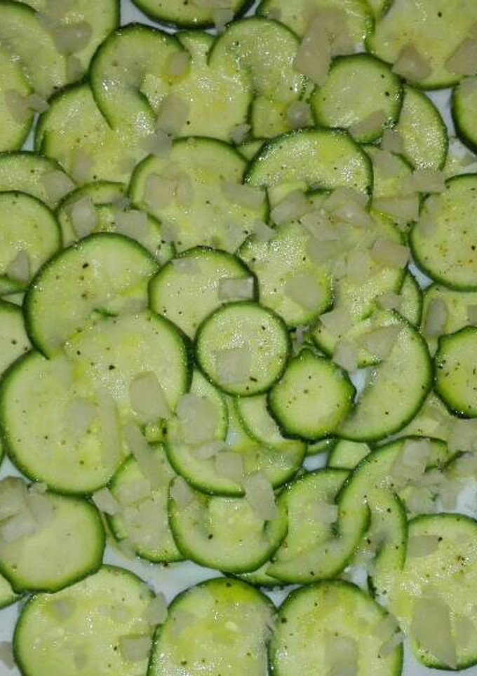 Una foto de Carpaccio de calabacín