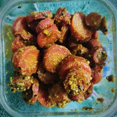 A picture of Carrot pickles.