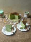 Matcha Burnt Cheesecake with Matcha White Chocolate Sauce