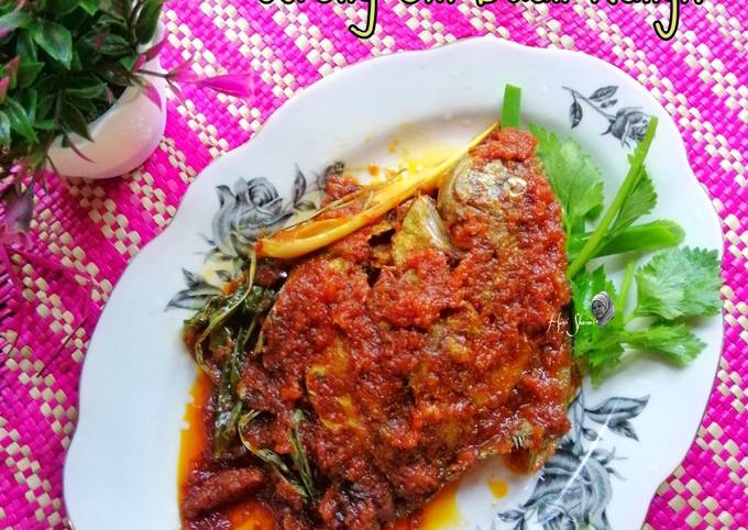 Resipi Ikan Bawal Goreng Cili Daun Kunyit Oleh Hani Shaimi Cookpad