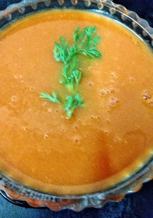 A picture of Roast Tomato Soup.