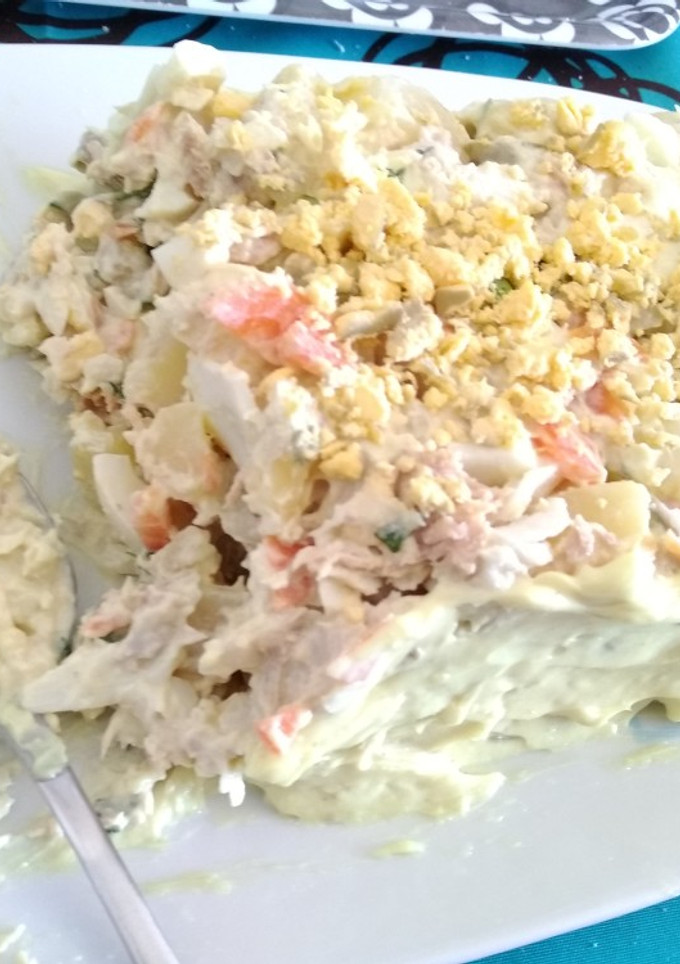 Una foto de Ensaladilla de pescado y mayonesa al curry