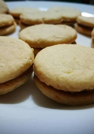 Una foto de Alfajores con manjar