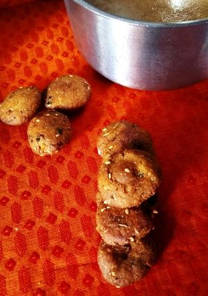 बाजरा वडा(bajra vada recipe in hindi) रेसिपी मुख्य फोटो