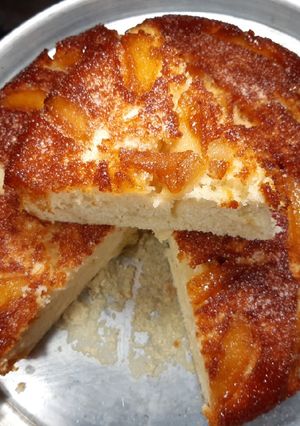 Una foto de • Torta invertida de manzana 🍎 •