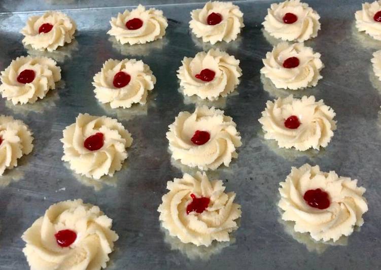 Step-by-Step Guide to Make Quick Jam biscuits