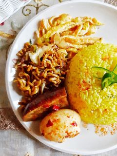 Foto resep Nasi Kuning Sederhana (Magic com)