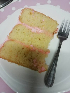 A picture of Incredibly easy vanilla sponge cake.