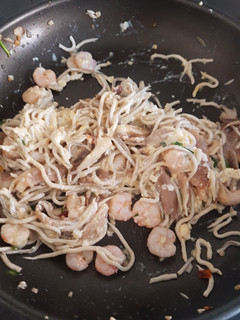 Una foto de Revuelto de setas y gulas