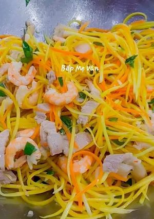 Hình của món Gỏi đu đủ tôm thịt.