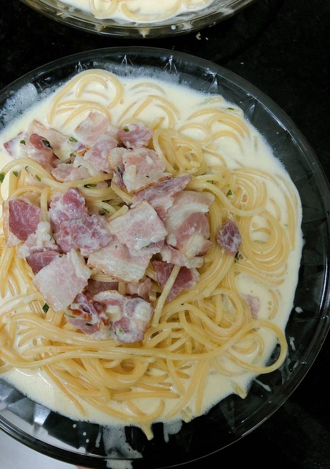 Hình của món Mì ý sốt kem bacon.