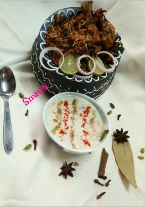 A picture of Kashmiri Chicken Biryani.