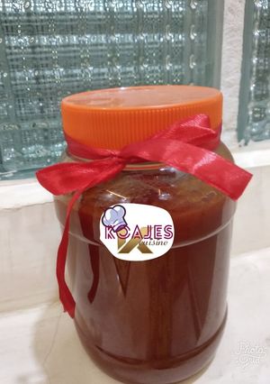 A picture of Home made tomatoe ketchup.