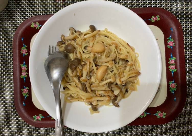 香蒜野菇義大利麵