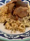 Risotto con funghi porcini su crema di caprino