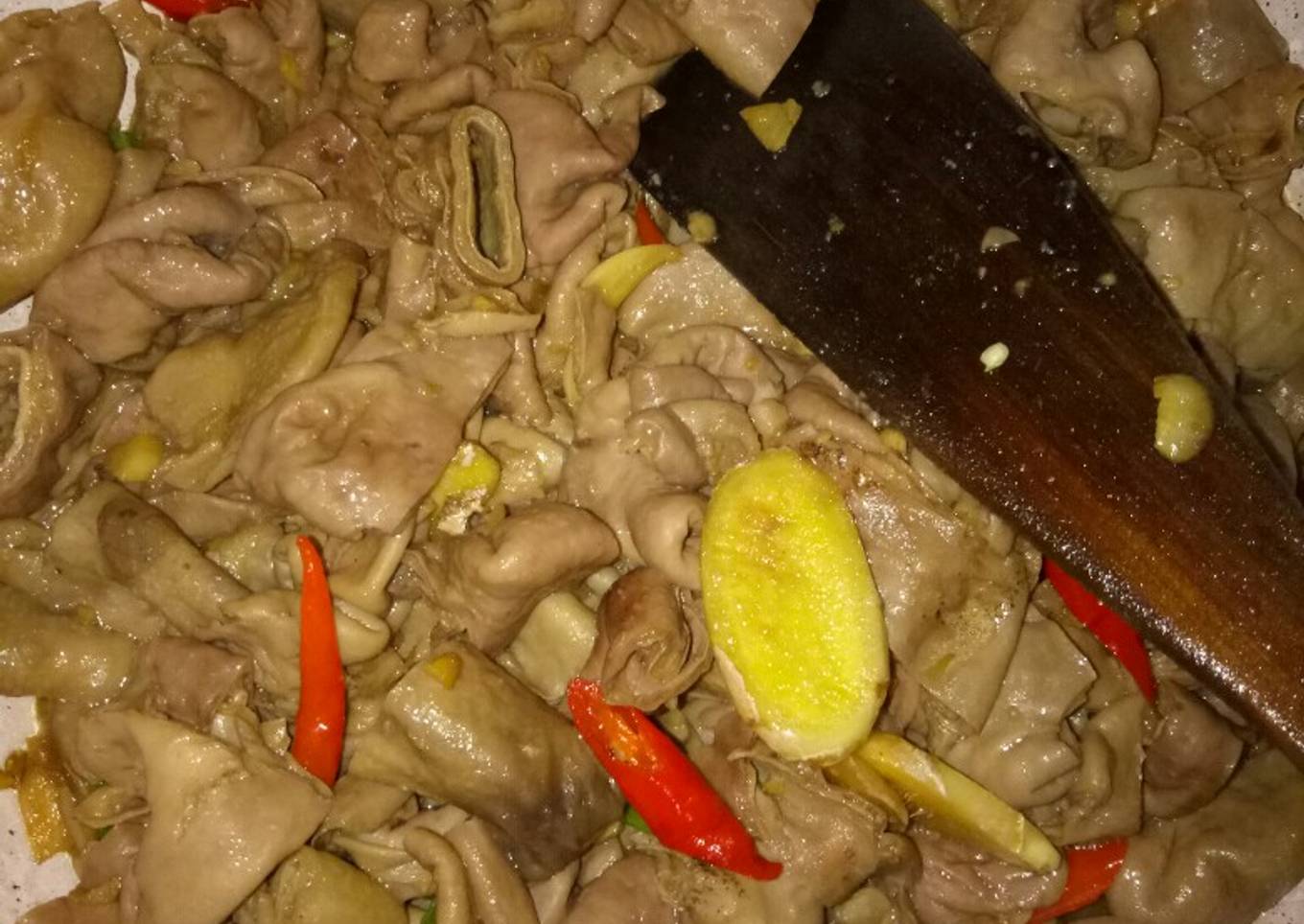 Tua huan kecap / jeroan babi masak jahe kecap