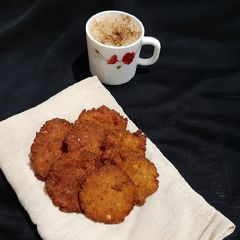 A picture of Alasande vade/ cowpea vada.