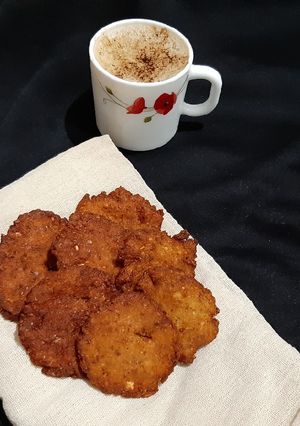 A picture of Alasande vade/ cowpea vada.