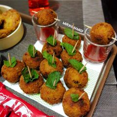 A picture of Chicken & Cheese Balls.